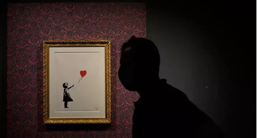 Banksy'nin çalınan eseri 'Balonlu Kız' bulundu: İki kişi tutuklandı