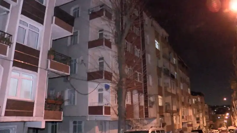Altı Katlı Apartman Panic İçin Tahliye Edildi: Kolonlardan Gelen Gizemli Sesler