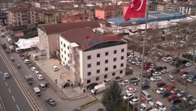 Deprem Mührüyle Güvencesi Artan Özel Hastane: Perde Betonları Kestiler mi?