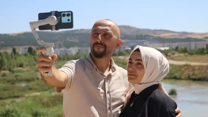 Sivaslı Genç Kadın, Doktorunun Tavsiyeleriyle Kanseri Yendi ve Yeni Bir Hayata Merhaba Dedi