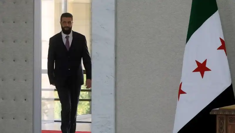 Paris'te Şara-Macron Zirvesi: Yeni Bir Suriye'nin İnşası İçin Destek