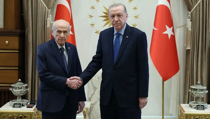 Cumhurbaşkanı Erdoğan ve Bahçeli'den Kritik Toplantı: Siyasi Gelişmeler Nereye Gidiyor?