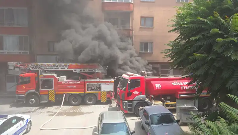 Niğde’de Beyaz Eşya Deposunda Korkutan Yangın: Son Durum ve Sebepler
