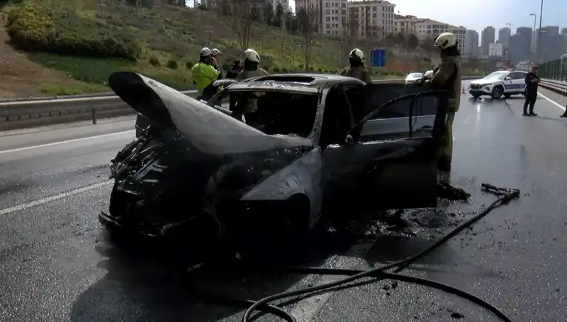 Yangın Kabusu: Alev Alev Yanan Otomobil Tümüyle Küle Döndü!
