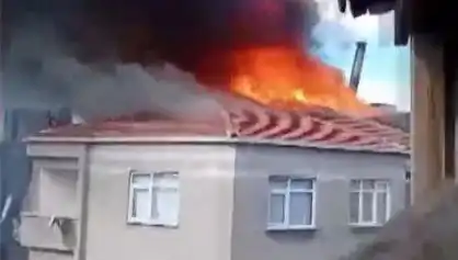 Bağcılar'da Sokakları Sarı Renklere Boyayan Yangın: Beş Katlı Bina Alev Alev!