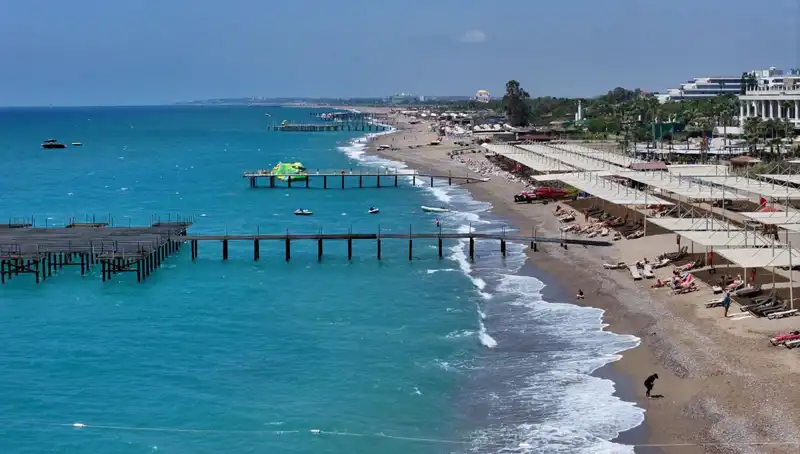 Antalya Sahillerinde Güneşli Hava: Yaz Sezonunun En Gözde Günleri