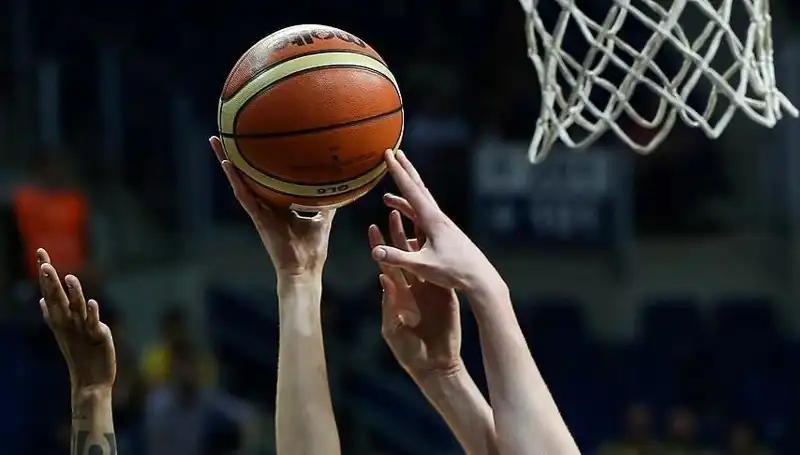 Fenerbahçe ile Beşiktaş, Kadın Basketbolunda Yarı Finalde Karşı Karşıya Geliyor