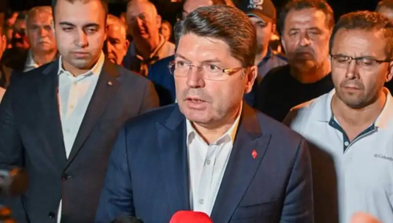 Bursa Orman Yangınında FETÖ Bağlantısı İddiası: Bakan Tunç’tan Açıklamalar Geldi