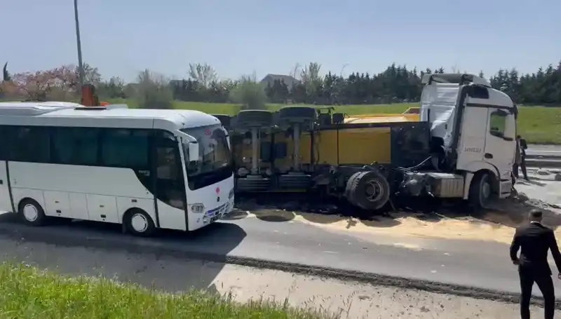 Büyükçekmece TEM Otoyolu'nda Kaza: Yol 3 Saat Kapalı, Kilometrelerce Kuyruk Oluştu