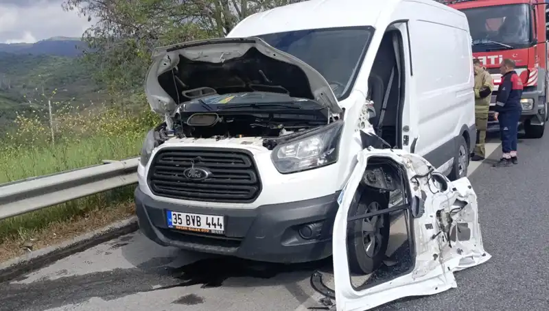 Aydın-İzmir Otoyolu’nda Meydana Gelen Feci Kaza, Birçok Araç Etkilenmiş!