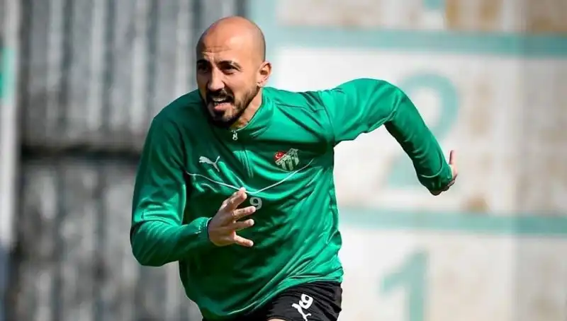Milli Futbolcunun Kariyerinde Yeni Dönem: 2. Lig Seçenekleri