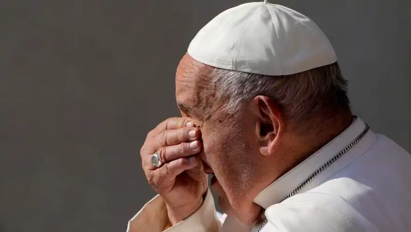 Papa Francis Hastaneden Seslenerek Dünyaya Umut Dağıttı