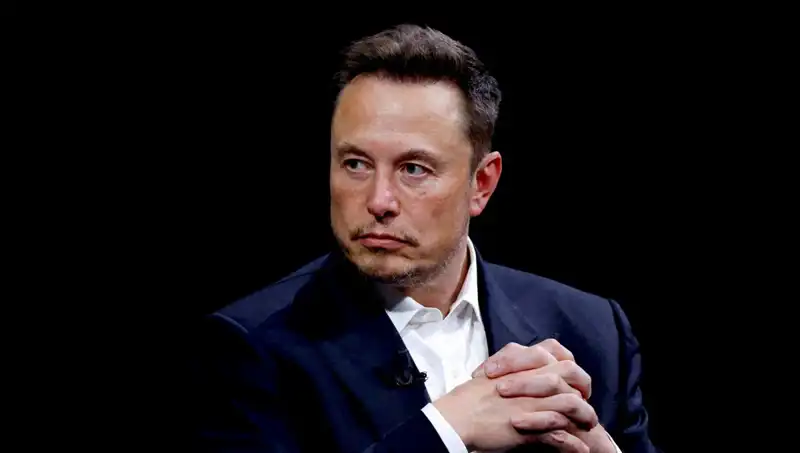 Elon Musk'tan Şaşırtan Açıklama: Robotlar Cerrahları Geçecek Mi?