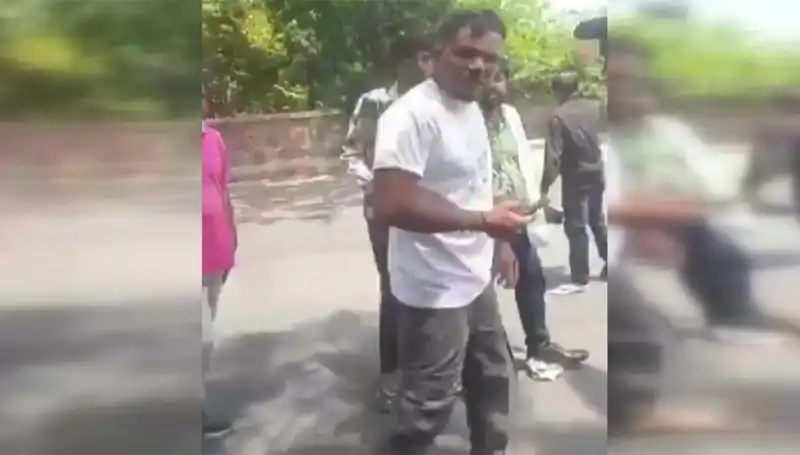 11A Yolcusunun Şaşırtıcı Deneyimi: "Biri Beni Yakaladı!"