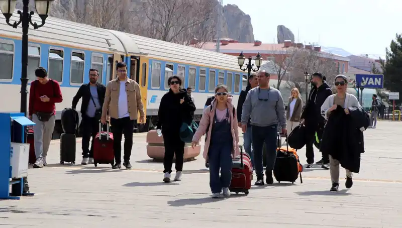 İranlı Turistlerin Nevruz'da Van'a Yoğun İlgisi ve Beklentileri