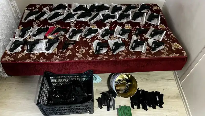 Gaziantep’te Şok İstihbarat: El Bombası ve 45 Silah Ele Geçirildi!