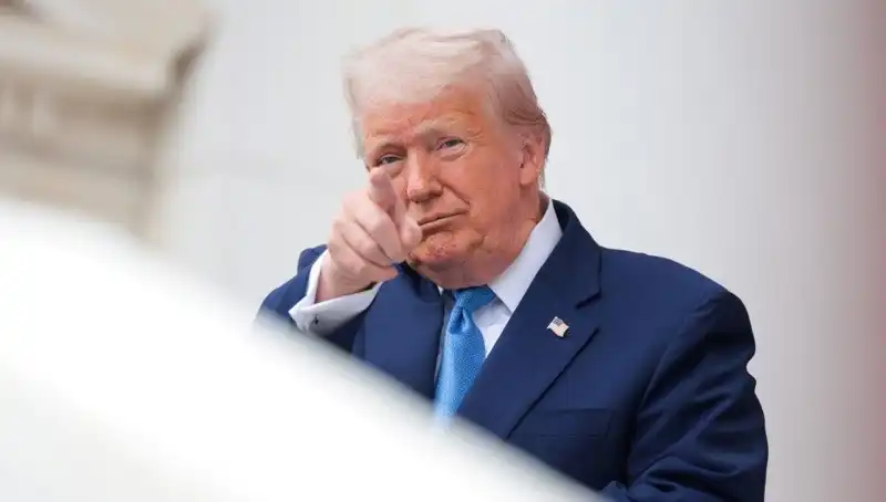 Adalet Bakanlığı'ndan Şok Açıklama: Trump’ın Epstein Belgelerinde Rolü Ne?