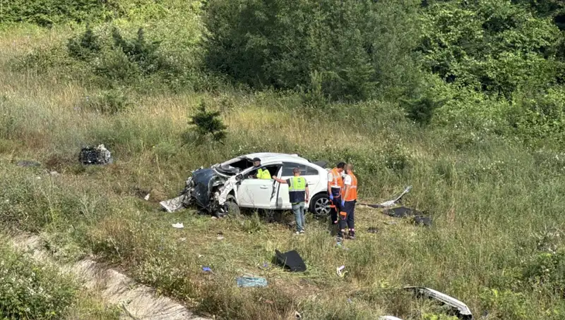 Kuzey Marmara Otoyolu'nda Şok Eden Kaza: Araç Şarampole Devrildi!