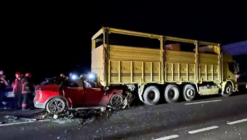 Kamyona Çarpan Araçta Yaşanan Kaza Kanlı Bitti: Sürücü Hayatını Kaybetti
