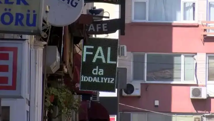 Fal Bakanlara Şok Ceza! Para Karşılığı Fala Hapis Cezası Geldi