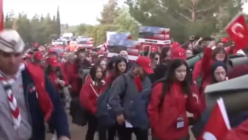 Çanakkale Zaferi'nin 110. Yılında 57. Alay Vefa Yürüyüşü Düzenlendi