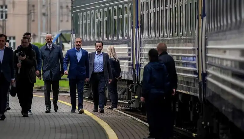 Dışişleri Bakanı Fidan, Ukrayna Ziyaretinde Diplomatik Temasları Güçlendirdi