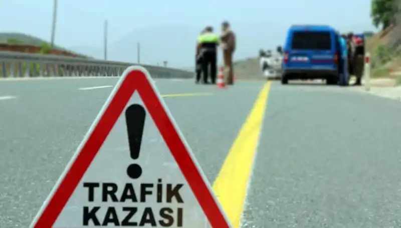 Otomobil ve Kamyon Çarpıştı: Feci Kazada Can Kaybı ve Yaralılar!