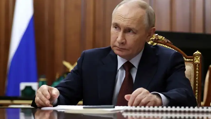 Putin'in Dijital Gulag Planı: Rusya'daki Her Cihazda İzleme Zorunluluğu Geliyor