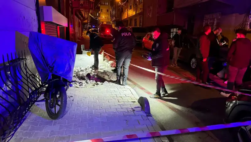 Küçükçekmece'de Plakasız Motosikletle Gerilim Dolu Saldırı