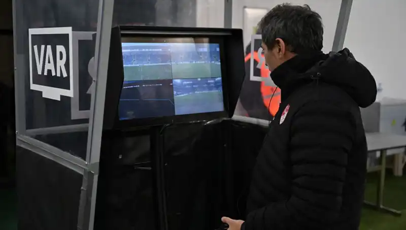 Beşiktaş ile Gaziantep FK Maçına Alman VAR Hakemi Atandı: Merakla Beklenen Gelişme