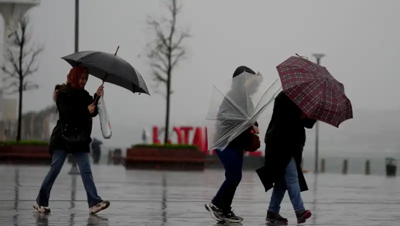 İstanbul'u Vuran Kuvvetli Sağanak: Hazırlıklı Olun!
