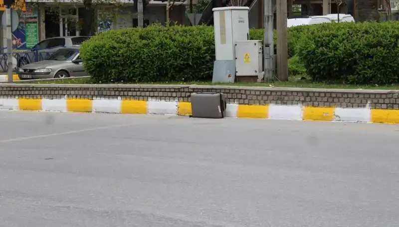 Minibüsten Düşen Valiz, Gizemli Olayı Başlattı: Ekipler Harekete Geçti!