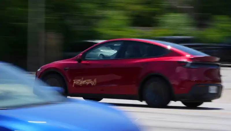 Elon Musk'ın Robotaxi Denemeleri Hüsranla Sonuçlandı: Hız Sınırını Aştı!