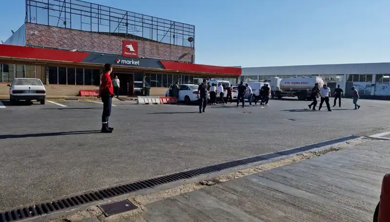 İki Aile Arasında Omuz Atma Kavgası: Akaryakıt İstasyonu Kargaşaya Dönüştü
