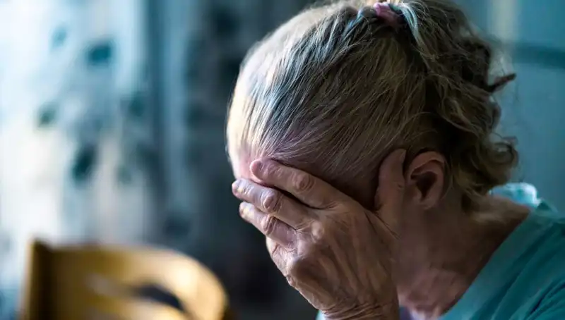 Alzheimer'a Yol Açan Günlük Alışkanlıklar: Nöroloji Uzmanından Korkutucu İpuçları