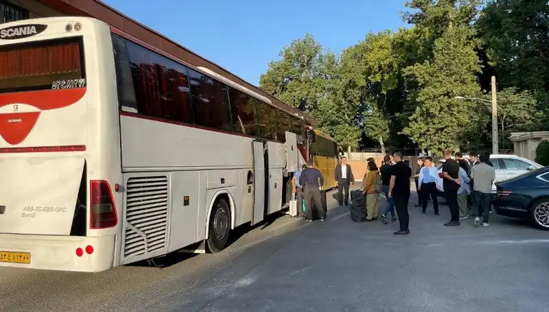 Şiraz’da Otobüs Faciası: 21 Kişinin Hayatını Kaybetmesi Üzerine Detaylar