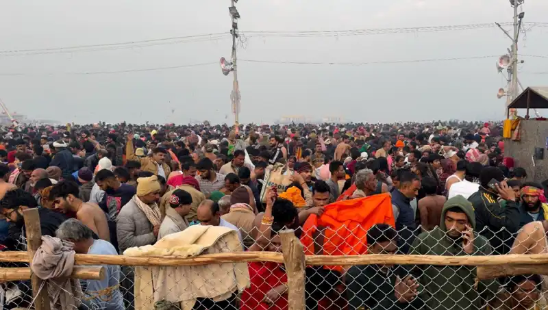 Hindistan'da Dini Festivalde Çığlıklar: İzdihamda En Az Altı Kişi Hayatını Kaybetti