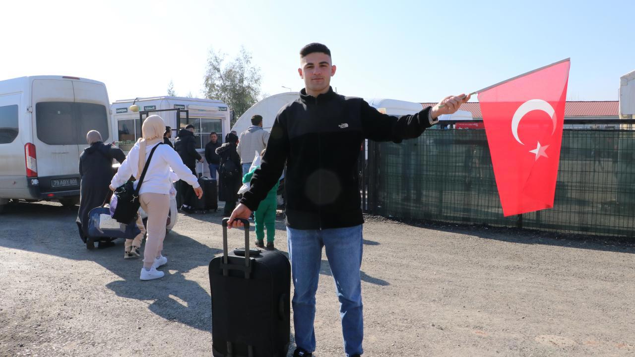 Türk Bayrağı ile Dönen Abdulkadir'den Çarpıcı Açıklama