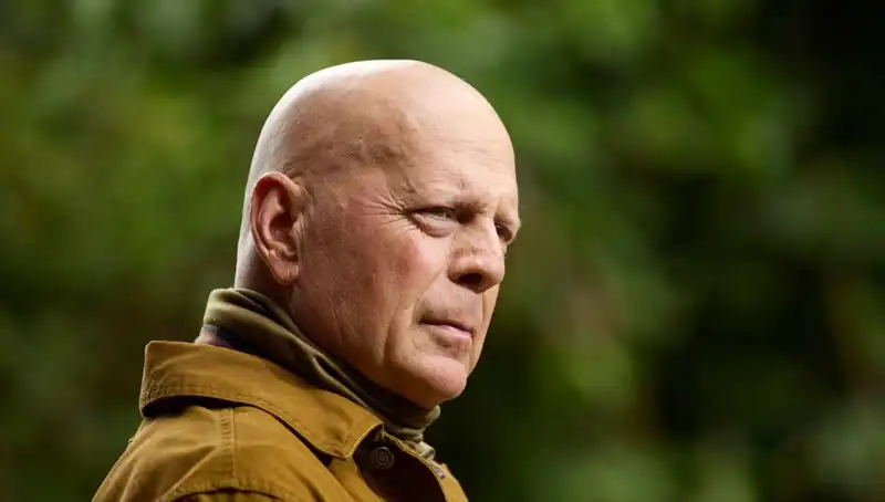 Bruce Willis'in Afazi Hastalığı: Belirtileri ve Hayatına Etkileri