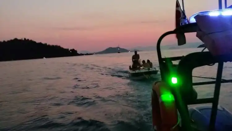 Fethiye Açıklarında Sürüklenen Teknedeki Dört Kişi Kurtarıldı: Yaşanan Dram