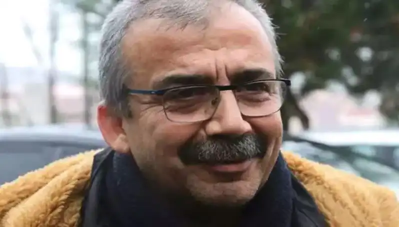 Sırrı Süreyya Önder: Siyasetçi, Sinemacı ve Hastalığı Üzerine Gerçekler