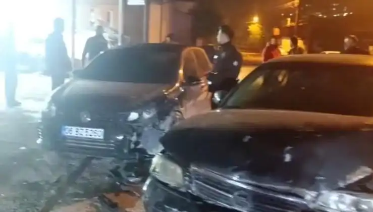Çevirmeden Kaçarken Kaza Yapan Araçta Korku Dolu Anlar