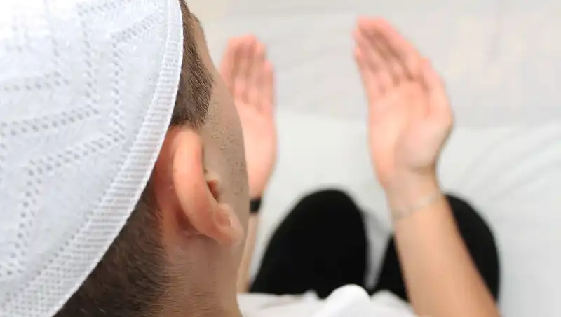 Seferi Namazı Nasıl Kılınır? Adım Adım Rehber ile Öğrenin!