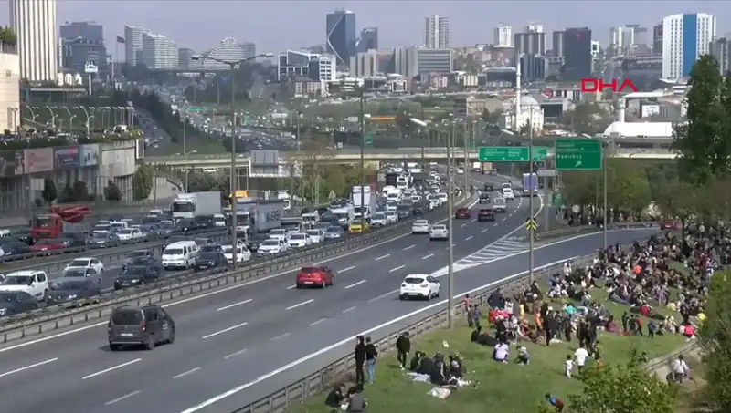 Deprem Sonrası Trafikte Yüzde 56 Artış: İstanbul'un Yüzleştiği Gerçekler
