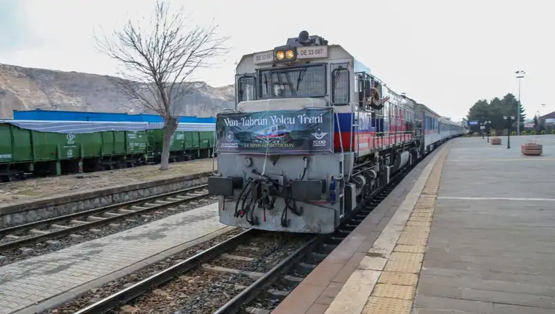 Van ve Tahran Arasında Tarihi Tren Seferleri Yeniden Başladı