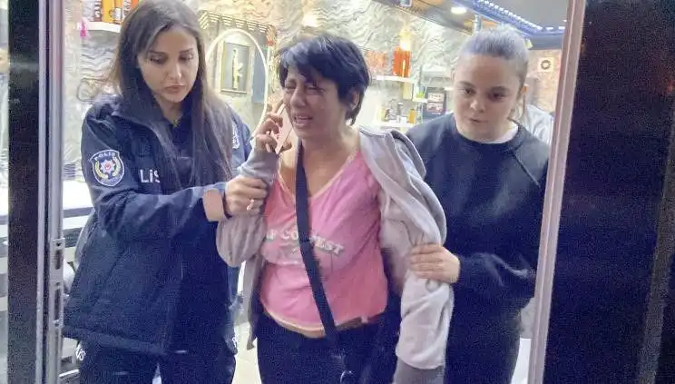 Polisin Dikkatini Çeken Olay: Kadın, Köpeğini İtiraz Ederek İtmekten Gözaltına Alındı!