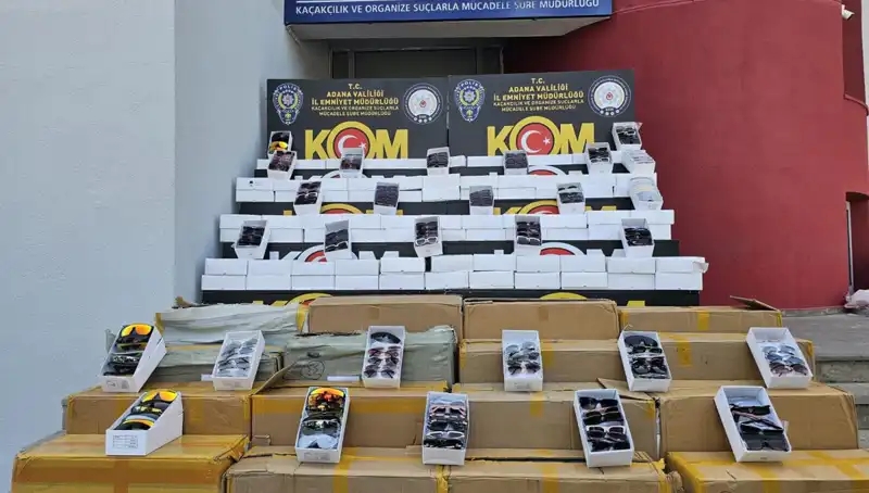 Adana'da Dev Operasyon: 12 Bin Kaçak Güneş Gözlüğü Ele Geçirildi