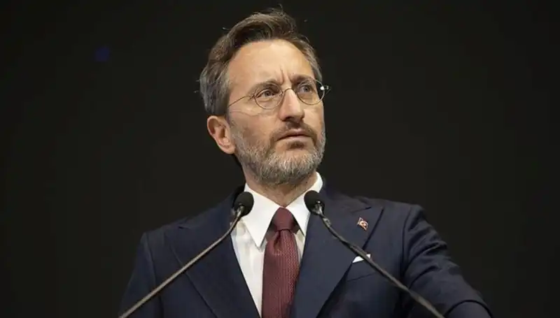 Fahrettin Altun'dan Özgür Özel'e Sert Cevap: Hangi Açıklamalar Tepki Çekti?