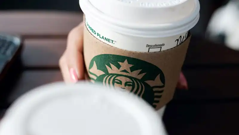 Dünyanın En Pahalı Fincanı: Starbucks Rekor Tazminatı ile Gündemde
