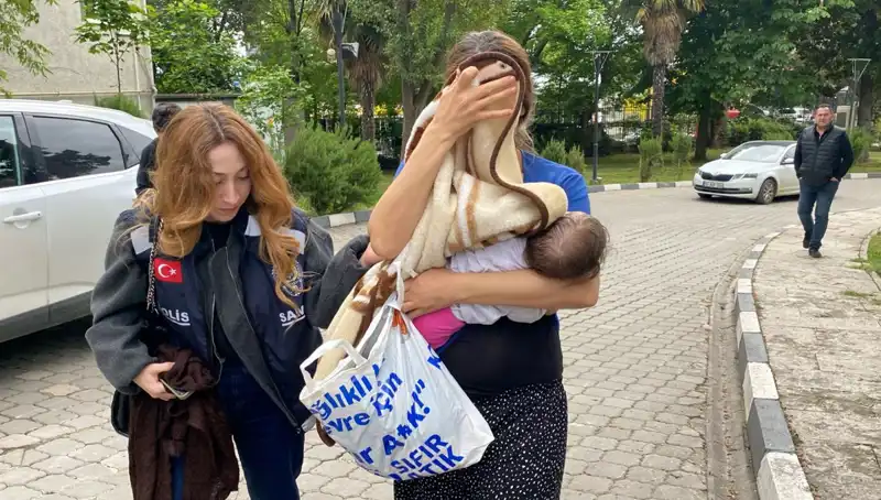 Evlerde Hırsızlık Yapan Kadın, Polisi Şaşkına Çeviren Yöntemiyle Yakalandı